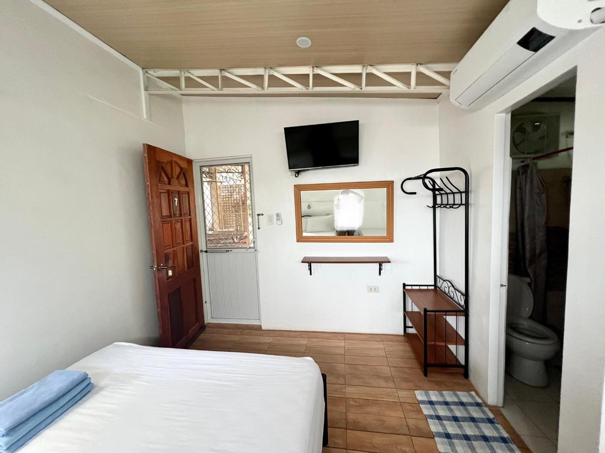 Balai Tinay Guesthouse Легаспі Номер фото